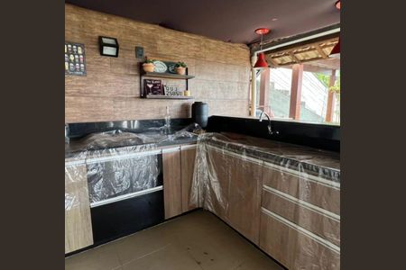 Casa de condomínio à venda com 380m², 3 quartos e 4 vagas