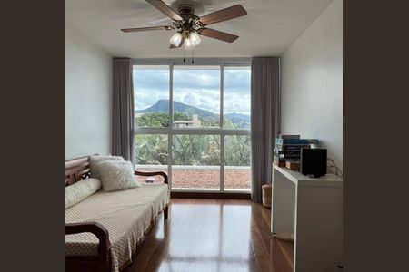 Casa de condomínio à venda com 380m², 3 quartos e 4 vagas