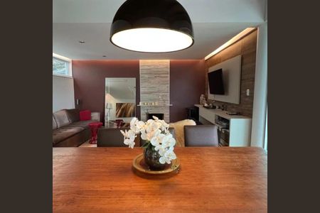 Casa de condomínio à venda com 380m², 3 quartos e 4 vagas