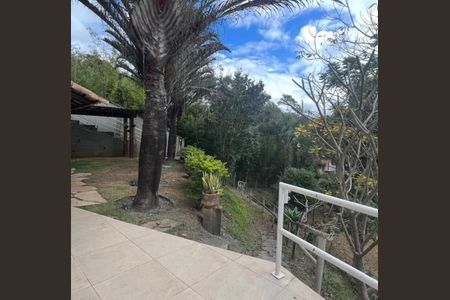 Casa de condomínio à venda com 380m², 3 quartos e 4 vagas