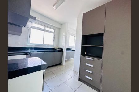 Apartamento à venda com 3 quartos, 125m² em Vale do Sereno, Nova Lima