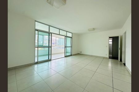 Apartamento à venda com 3 quartos, 125m² em Vale do Sereno, Nova Lima