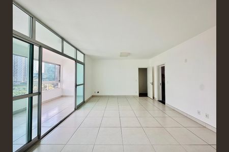 Apartamento à venda com 3 quartos, 125m² em Vale do Sereno, Nova Lima