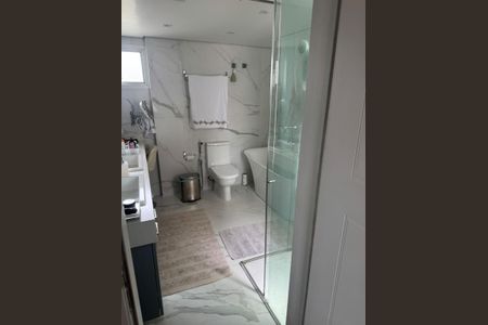 Apartamento para alugar com 217m², 4 quartos e 4 vagasBanheiro