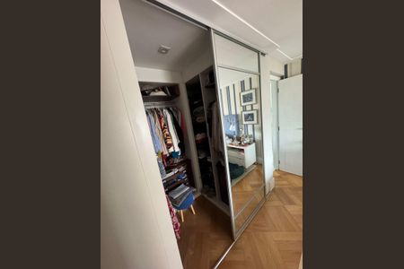 Apartamento para alugar com 217m², 4 quartos e 4 vagasCloset