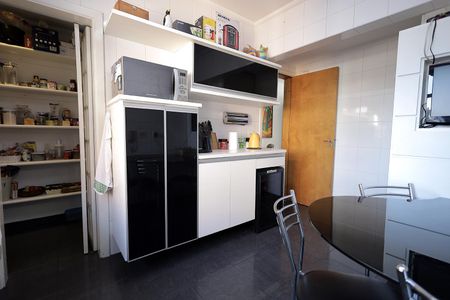 Apartamento à venda com 136m², 3 quartos e 2 vagasCozinha