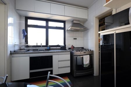 Apartamento à venda com 136m², 3 quartos e 2 vagasCozinha