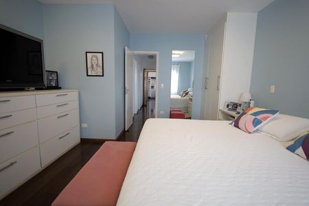 Apartamento à venda com 136m², 3 quartos e 2 vagasQuarto Suíte 2