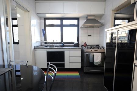 Apartamento à venda com 136m², 3 quartos e 2 vagasCozinha