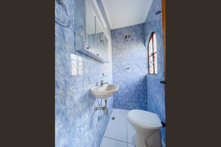 Banheiro da Suíte de casa à venda com 4 quartos, 390m² em Km 18, Osasco