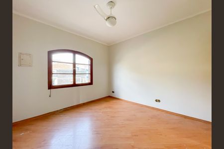 Suíte de casa à venda com 4 quartos, 390m² em Km 18, Osasco