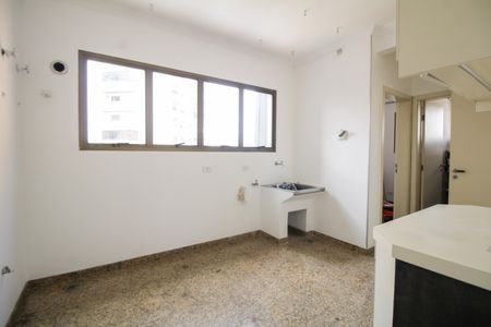 Apartamento à venda com 293m², 5 quartos e 4 vagas Apartamento à venda com 293m², 5 quartos e 4 vagasÁrea de Serviço