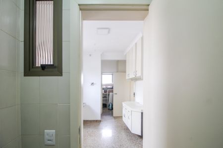 Apartamento à venda com 293m², 5 quartos e 4 vagas Apartamento à venda com 293m², 5 quartos e 4 vagasÁrea de Serviço - Banheiro 5