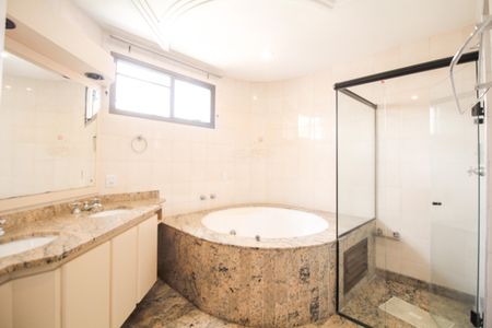 Apartamento à venda com 293m², 5 quartos e 4 vagas Apartamento à venda com 293m², 5 quartos e 4 vagasSuite 1 - Banheiro