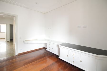 Apartamento à venda com 293m², 5 quartos e 4 vagas Apartamento à venda com 293m², 5 quartos e 4 vagasQuarto 4