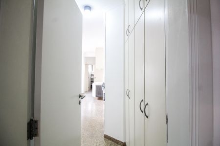 Apartamento à venda com 293m², 5 quartos e 4 vagas Apartamento à venda com 293m², 5 quartos e 4 vagasÁrea de Serviço