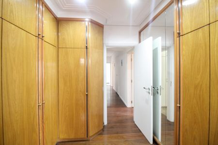 Apartamento à venda com 293m², 5 quartos e 4 vagas Apartamento à venda com 293m², 5 quartos e 4 vagasSuite 1