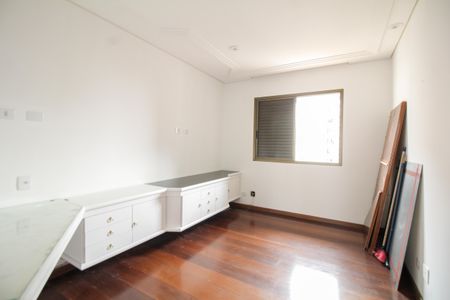 Apartamento à venda com 293m², 5 quartos e 4 vagas Apartamento à venda com 293m², 5 quartos e 4 vagasQuarto 4