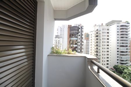 Apartamento à venda com 293m², 5 quartos e 4 vagas Apartamento à venda com 293m², 5 quartos e 4 vagasSuite 1 - Varanda