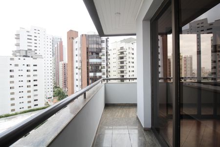 Apartamento à venda com 293m², 5 quartos e 4 vagas Apartamento à venda com 293m², 5 quartos e 4 vagasSala Varanda