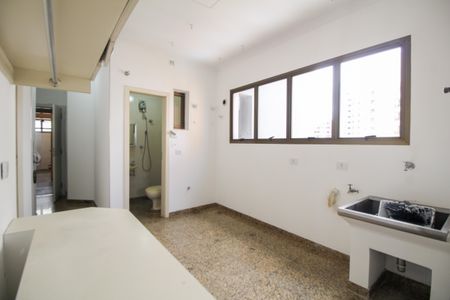 Apartamento à venda com 293m², 5 quartos e 4 vagas Apartamento à venda com 293m², 5 quartos e 4 vagasÁrea de Serviço