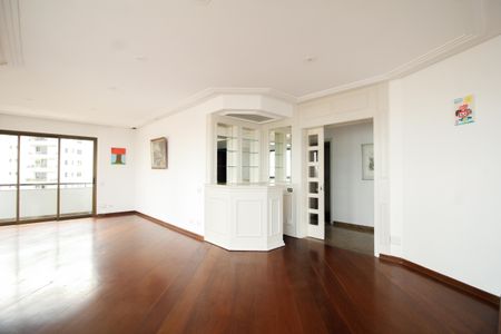 Apartamento à venda com 293m², 5 quartos e 4 vagas Apartamento à venda com 293m², 5 quartos e 4 vagasSala