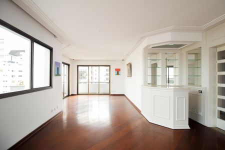 Apartamento à venda com 293m², 5 quartos e 4 vagas Apartamento à venda com 293m², 5 quartos e 4 vagasSala