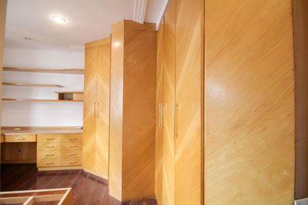 Apartamento à venda com 293m², 5 quartos e 4 vagas Apartamento à venda com 293m², 5 quartos e 4 vagasSuite 3