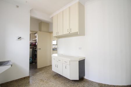 Apartamento à venda com 293m², 5 quartos e 4 vagas Apartamento à venda com 293m², 5 quartos e 4 vagasÁrea de Serviço