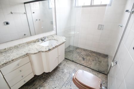 Apartamento à venda com 293m², 5 quartos e 4 vagas Apartamento à venda com 293m², 5 quartos e 4 vagasSuite 3 - Banheiro