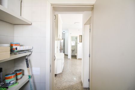 Apartamento à venda com 293m², 5 quartos e 4 vagas Apartamento à venda com 293m², 5 quartos e 4 vagasÁrea de Serviço - Despensa