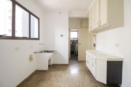 Apartamento à venda com 293m², 5 quartos e 4 vagas Apartamento à venda com 293m², 5 quartos e 4 vagasÁrea de Serviço