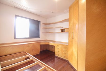 Apartamento à venda com 293m², 5 quartos e 4 vagas Apartamento à venda com 293m², 5 quartos e 4 vagasSuite 3