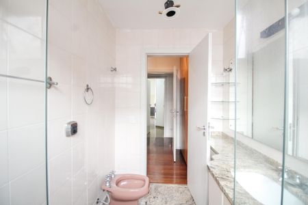 Apartamento à venda com 293m², 5 quartos e 4 vagas Apartamento à venda com 293m², 5 quartos e 4 vagasSuite 3 - Banheiro