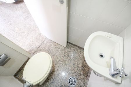 Apartamento à venda com 293m², 5 quartos e 4 vagas Apartamento à venda com 293m², 5 quartos e 4 vagasÁrea de Serviço - Banheiro 5