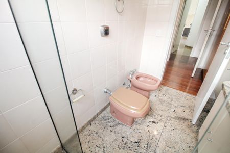 Apartamento à venda com 293m², 5 quartos e 4 vagas Apartamento à venda com 293m², 5 quartos e 4 vagasSuite 3 - Banheiro