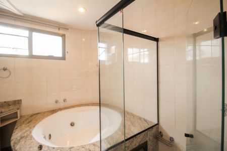 Apartamento à venda com 293m², 5 quartos e 4 vagas Apartamento à venda com 293m², 5 quartos e 4 vagasSuite 1 - Banheiro