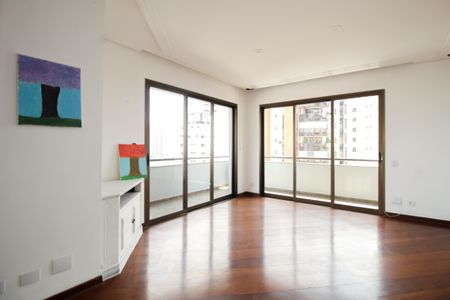 Apartamento à venda com 293m², 5 quartos e 4 vagas Apartamento à venda com 293m², 5 quartos e 4 vagasSala