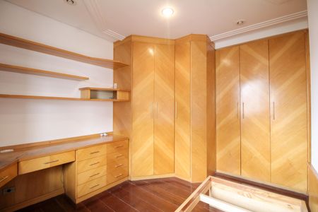 Apartamento à venda com 293m², 5 quartos e 4 vagas Apartamento à venda com 293m², 5 quartos e 4 vagasSuite 3