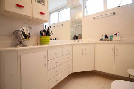 Apartamento à venda com 140m², 3 quartos e 2 vagasBanheiro da Suíte