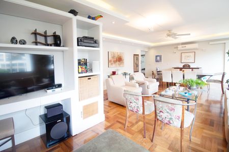 Apartamento à venda com 140m², 3 quartos e 2 vagasSala