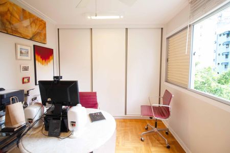 Apartamento à venda com 140m², 3 quartos e 2 vagasQuarto  2