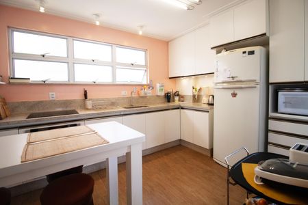 Apartamento à venda com 140m², 3 quartos e 2 vagasCozinha