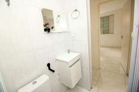 Apartamento para alugar com 54m², 2 quartos e sem vaga Apartamento para alugar com 54m², 2 quartos e sem vagaBanheiro