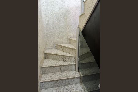 Apartamento à venda com 183m², 3 quartos e 2 vagasEscada