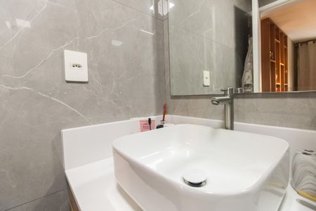 Apartamento à venda com 69m², 2 quartos e 1 vaga Apartamento à venda com 69m², 2 quartos e 1 vagaBanheiro Social