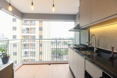 Apartamento à venda com 69m², 2 quartos e 1 vaga Apartamento à venda com 69m², 2 quartos e 1 vagaVaranda