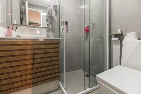 Apartamento à venda com 69m², 2 quartos e 1 vaga Apartamento à venda com 69m², 2 quartos e 1 vagaBanheiro Social