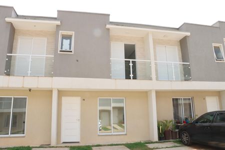 Casa de Condomínio para alugar com 3 quartos, 100m² em Jardim Ipes, Cotia