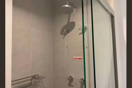 Banheiro de kitnet/studio para alugar com 1 quarto, 22m² em Paraíso, São Paulo